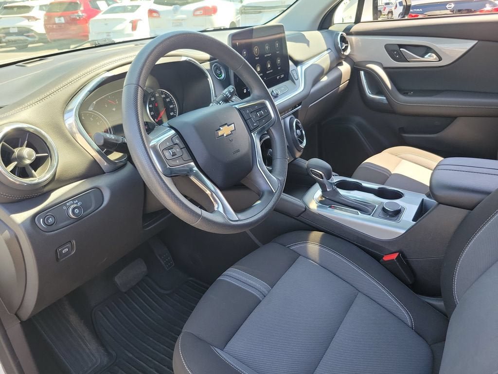 Used 2024 Chevrolet Blazer LT FWD image 17