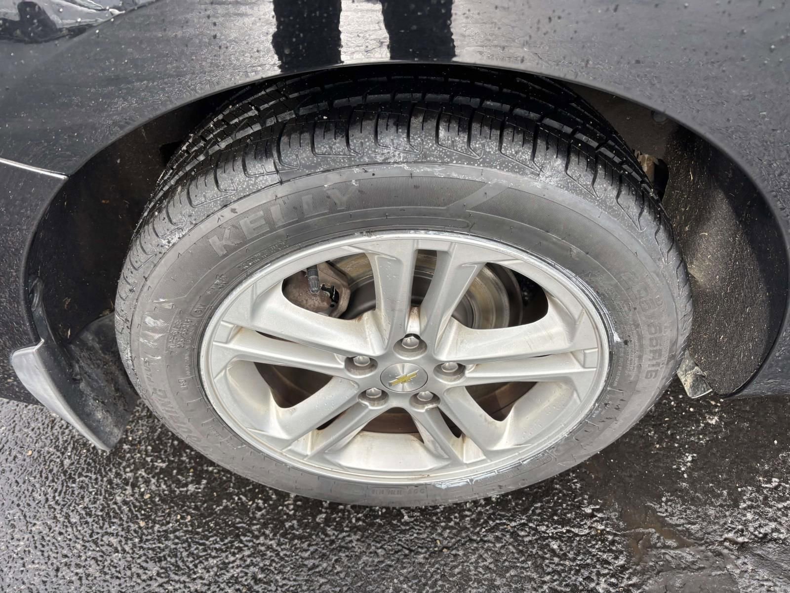 Used 2017 Chevrolet Cruze LT w/ Convenience Package image 12