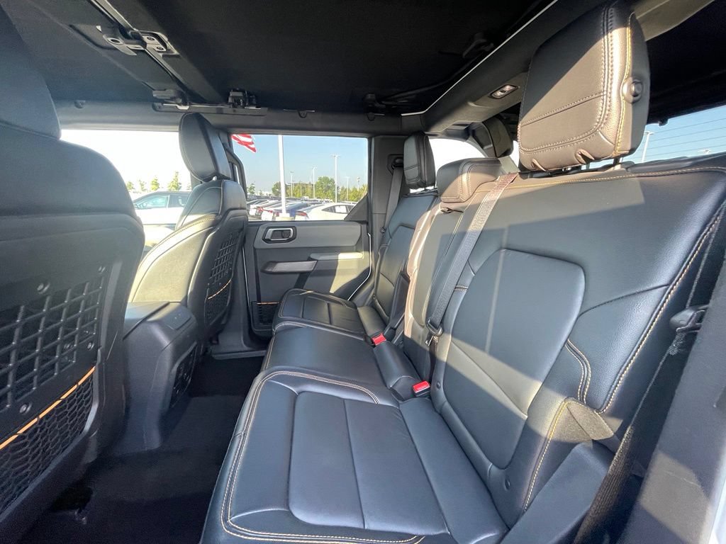 Used 2023 Ford Bronco Badlands w/ Sasquatch Package AWD/4WD image 24