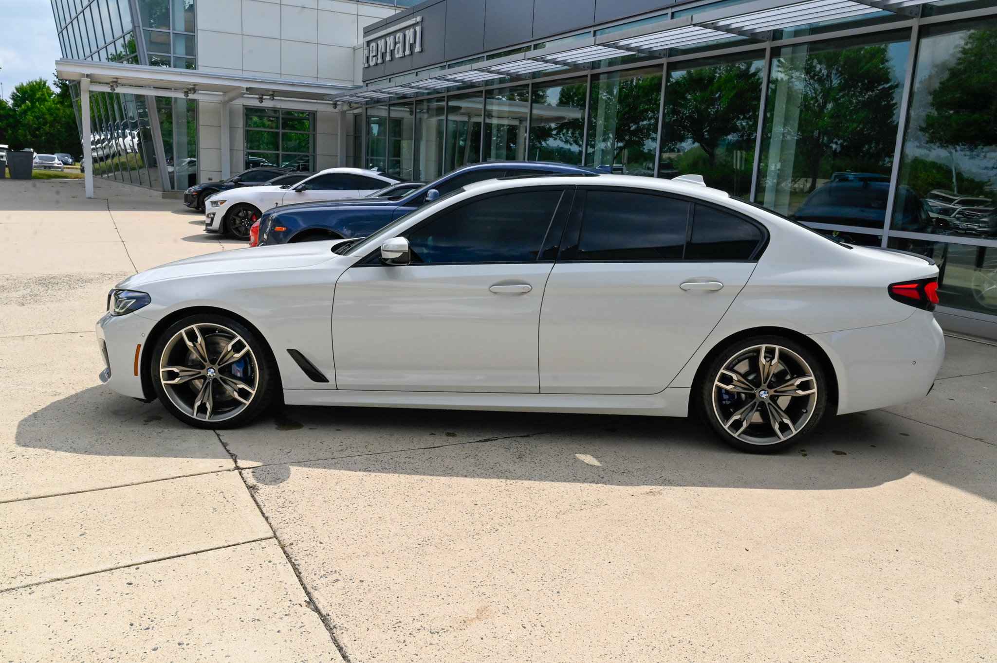 Used 2021 BMW M550i xDrive w/ Executive Package AWD/4WD image 8