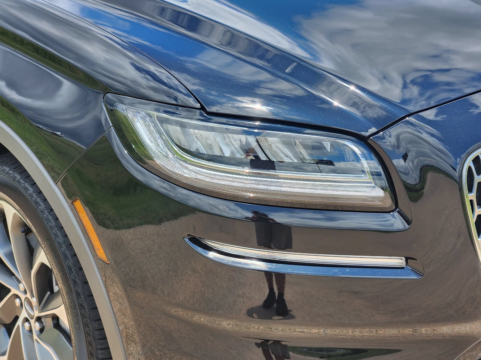 Used 2023 Lincoln Nautilus Reserve w/ Luxury Package AWD/4WD image 11
