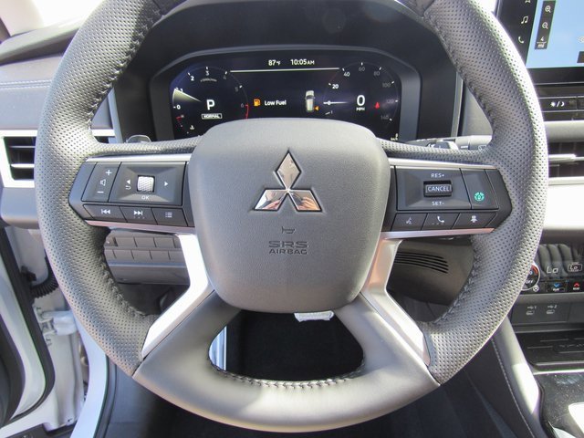 New 2025 Mitsubishi Outlander SEL image 24