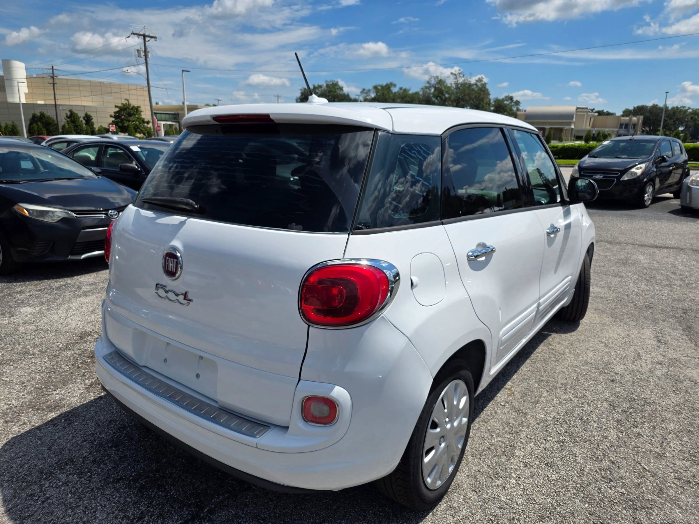 Used 2015 FIAT 500L Pop image 7