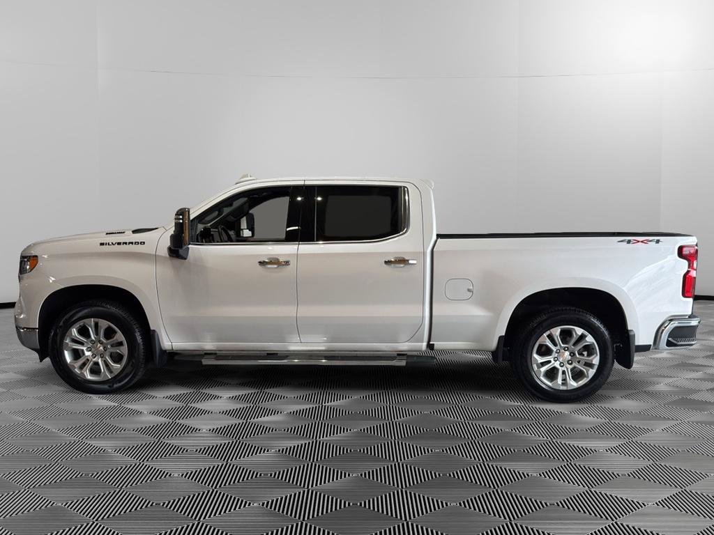 Used 2025 Chevrolet Silverado 1500 LTZ AWD/4WD image 2