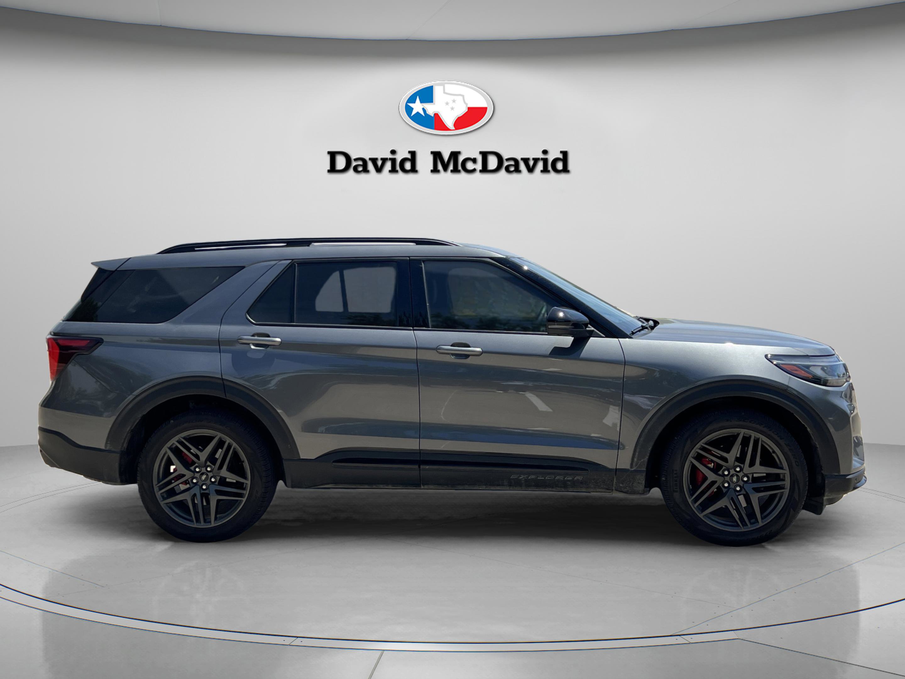 Used 2025 Ford Explorer ST w/ Sun And Sound Package AWD/4WD image 12