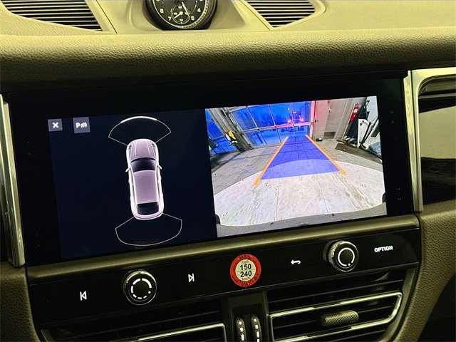 Used 2025 Porsche Macan image 14