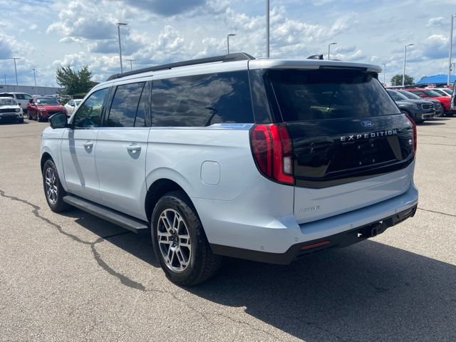 Used 2025 Ford Expedition Max Active AWD/4WD image 4