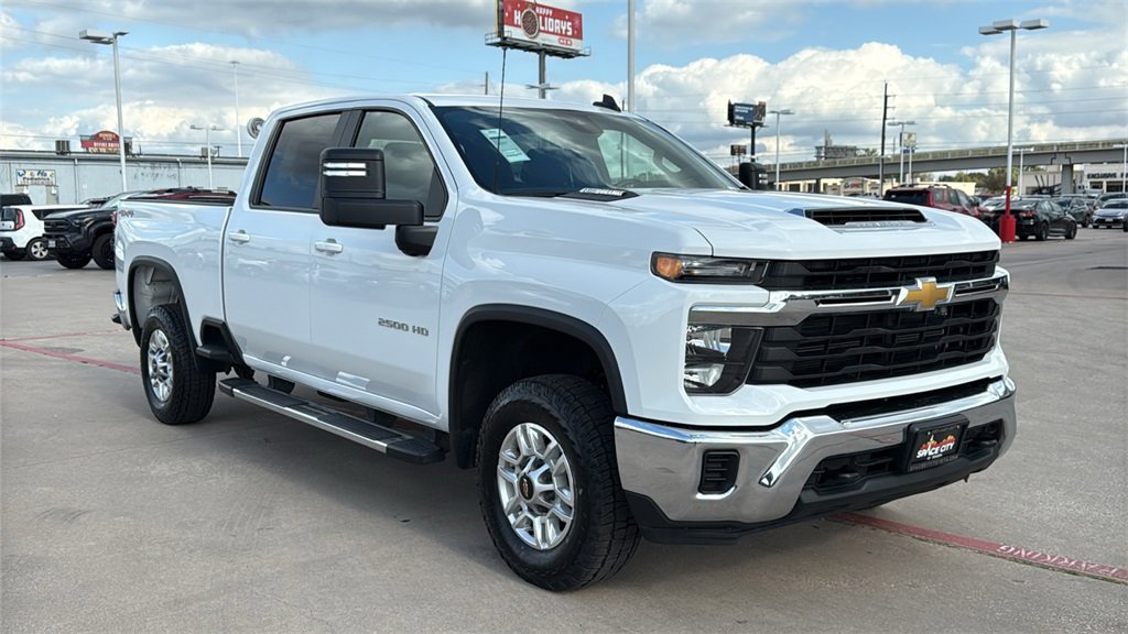 Used 2024 Chevrolet Silverado 2500 LT image 3