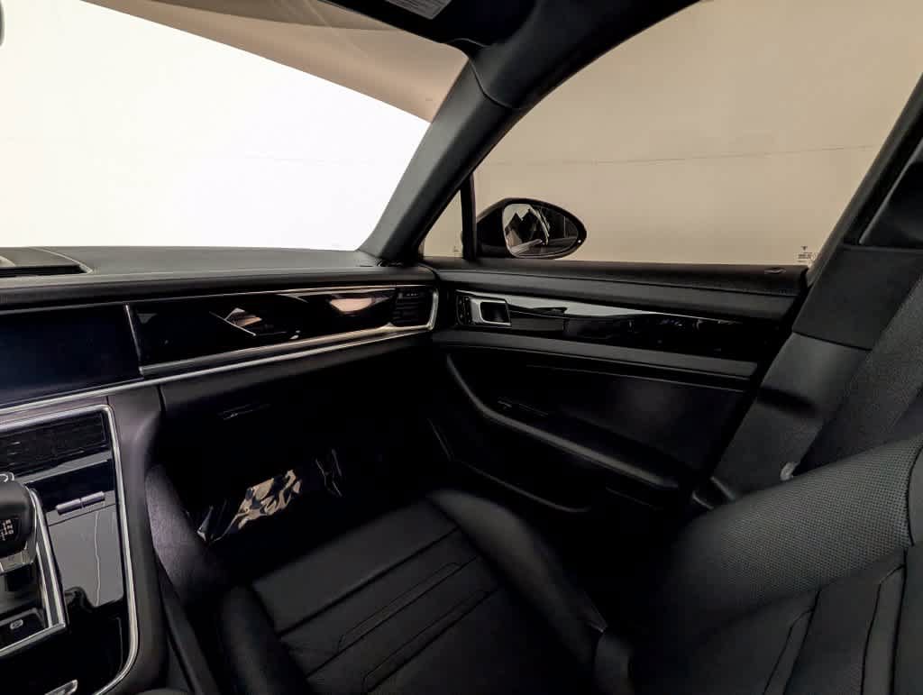 Used 2021 Porsche Panamera RWD image 19