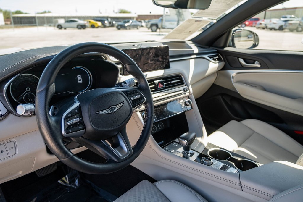 Used 2025 Genesis G70 2.5T image 15