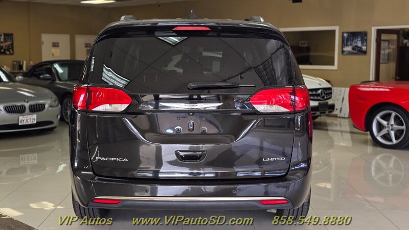 Used 2019 Chrysler Pacifica Limited image 9