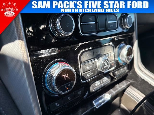 Used 2021 GMC Yukon Denali w/ Denali Premium Package AWD/4WD image 12