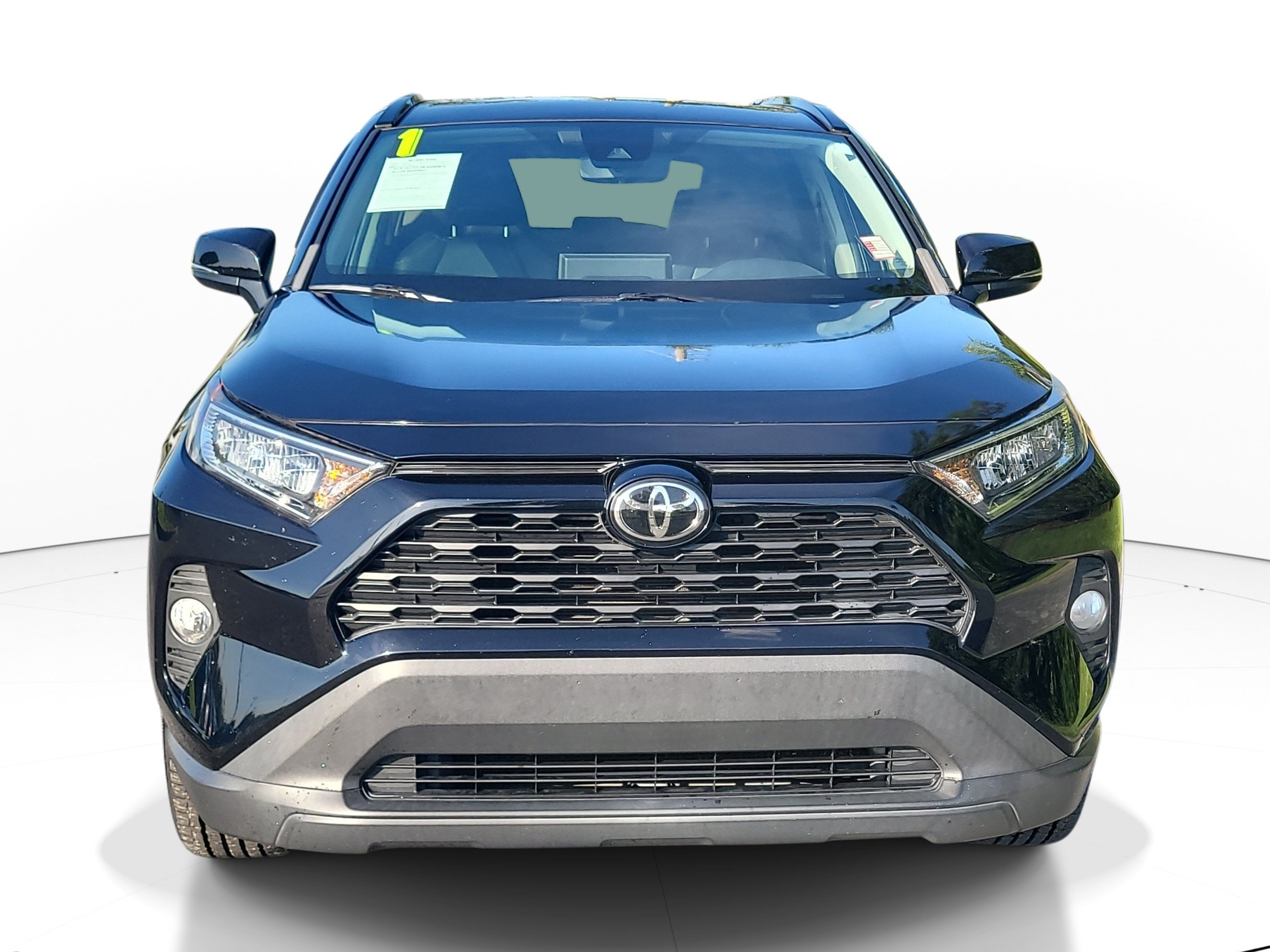 Used 2021 Toyota RAV4 XLE Premium FWD image 2