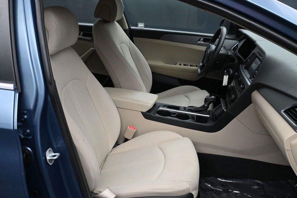 Used 2017 Hyundai Sonata SE FWD image 9