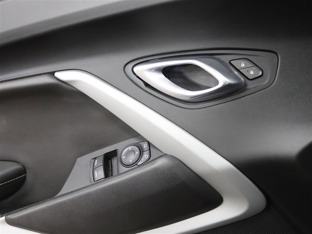 Used 2021 Chevrolet Camaro LT RWD image 27