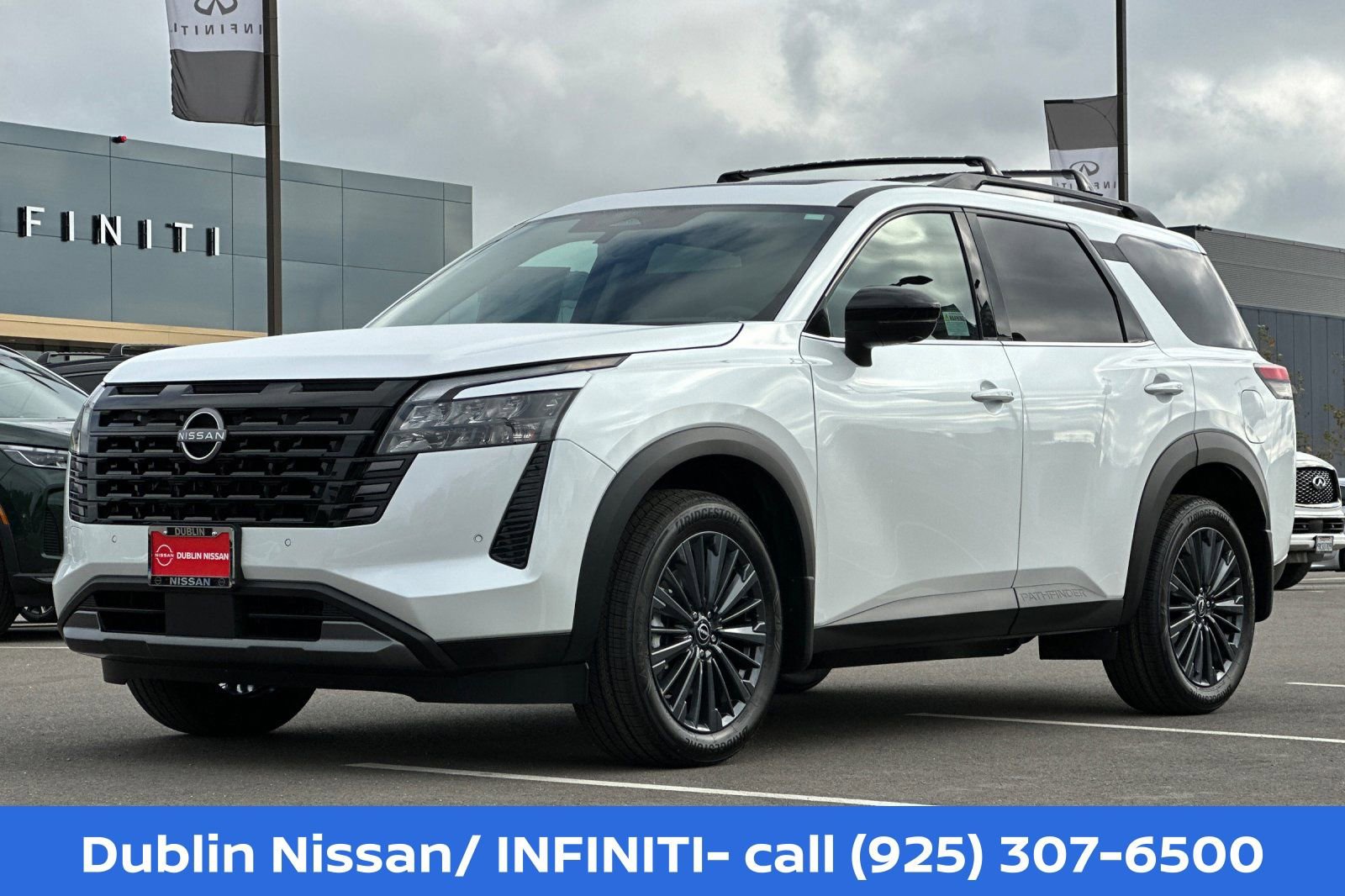 New 2026 Nissan Pathfinder SL w/ SL Premium Package AWD/4WD image 8
