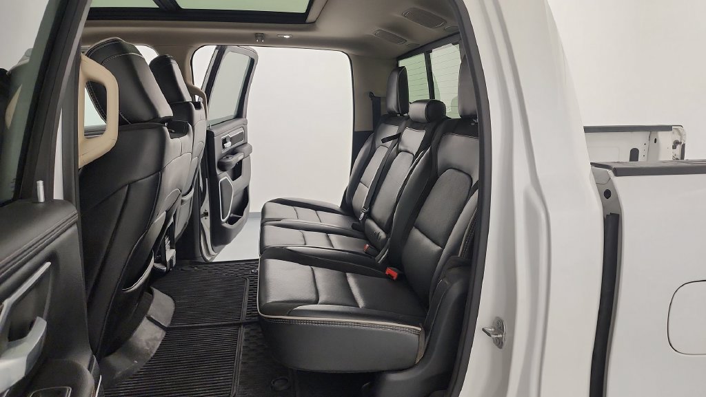 Used 2020 RAM 1500 Laramie AWD/4WD image 31