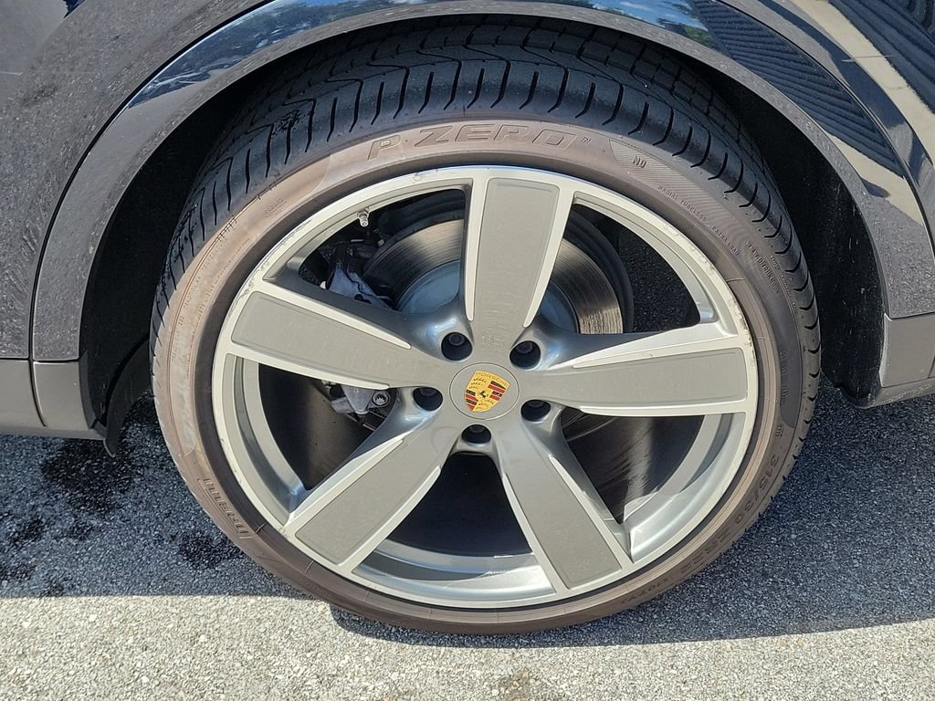 Certified 2019 Porsche Cayenne AWD/4WD image 11