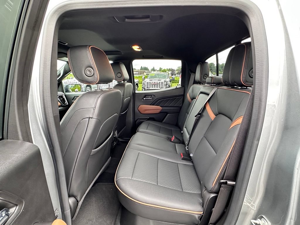 Used 2024 GMC Canyon AT4 w/ AT4 Premium Package AWD/4WD image 24