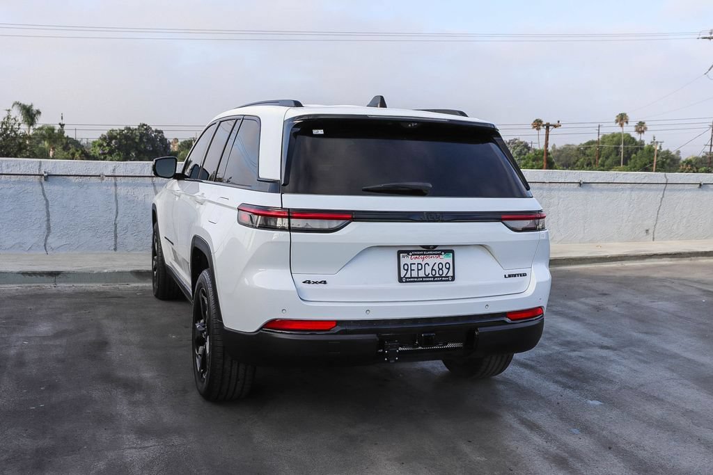 Used 2023 Jeep Grand Cherokee Limited w/ Luxury Tech Group II AWD/4WD image 7
