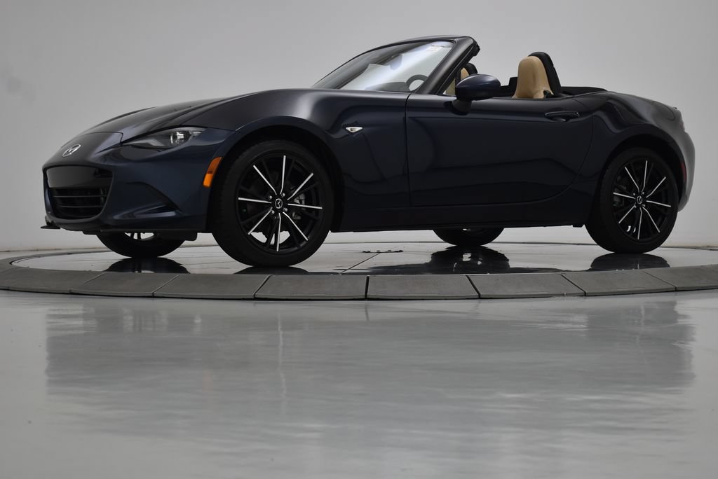 Used 2025 MAZDA MX-5 Miata Grand Touring RWD image 16