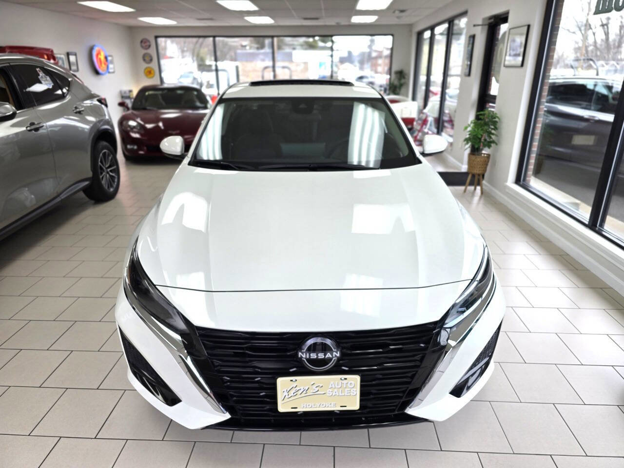 Used 2023 Nissan Altima 2.5 SV w/ SV Premium Package image 7