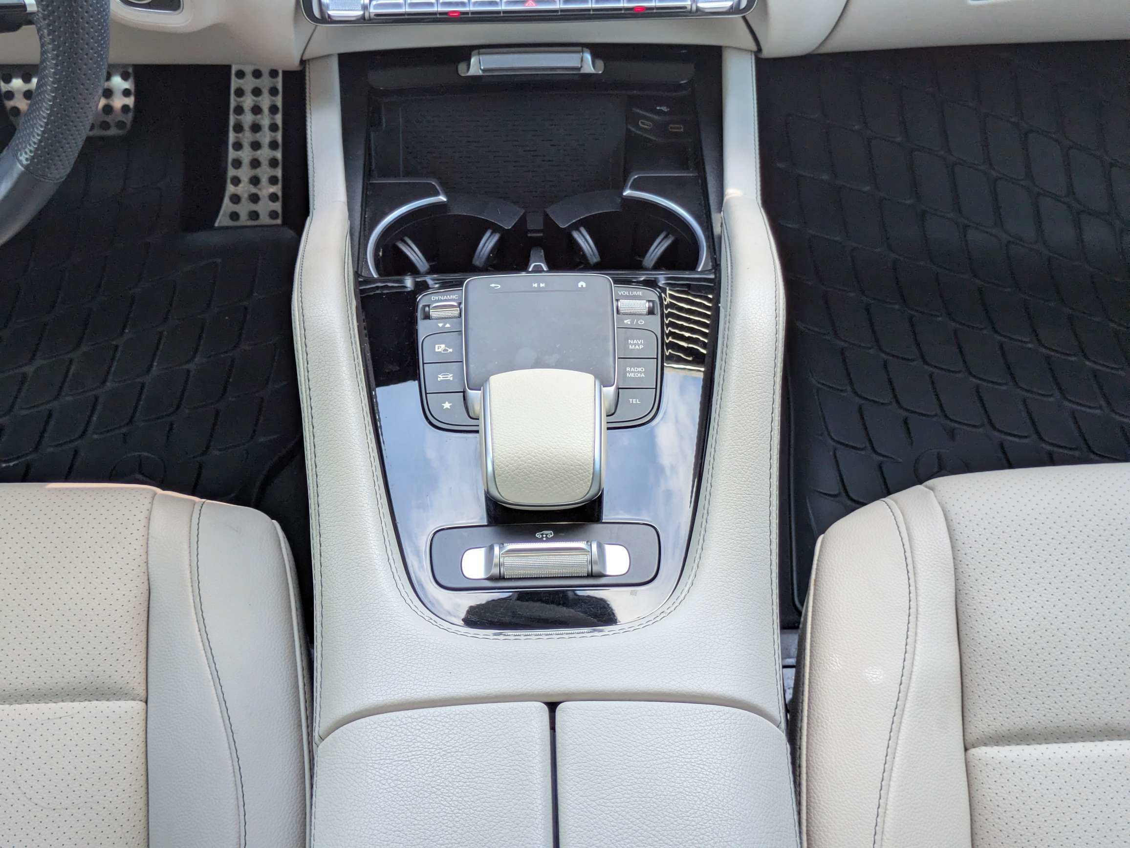Used 2024 Mercedes-Benz GLS 450 4MATIC image 6