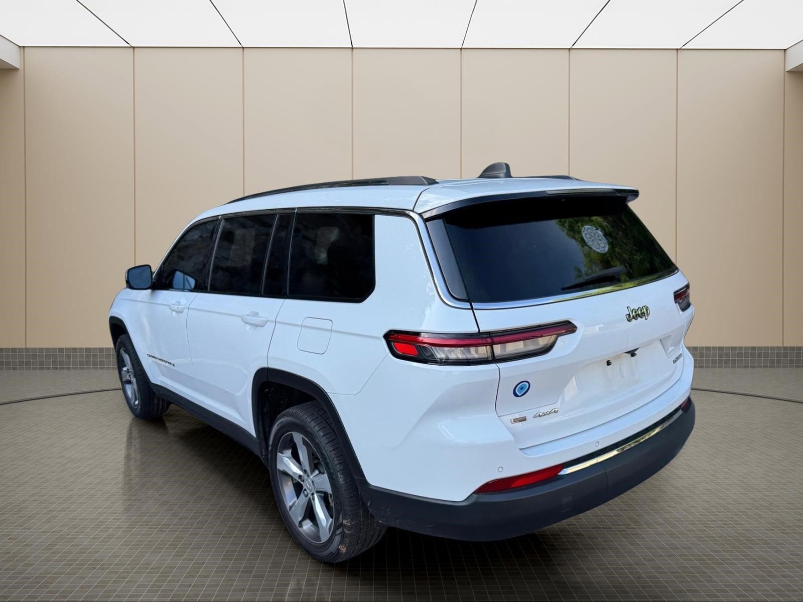 Used 2021 Jeep Grand Cherokee L Limited AWD/4WD image 11