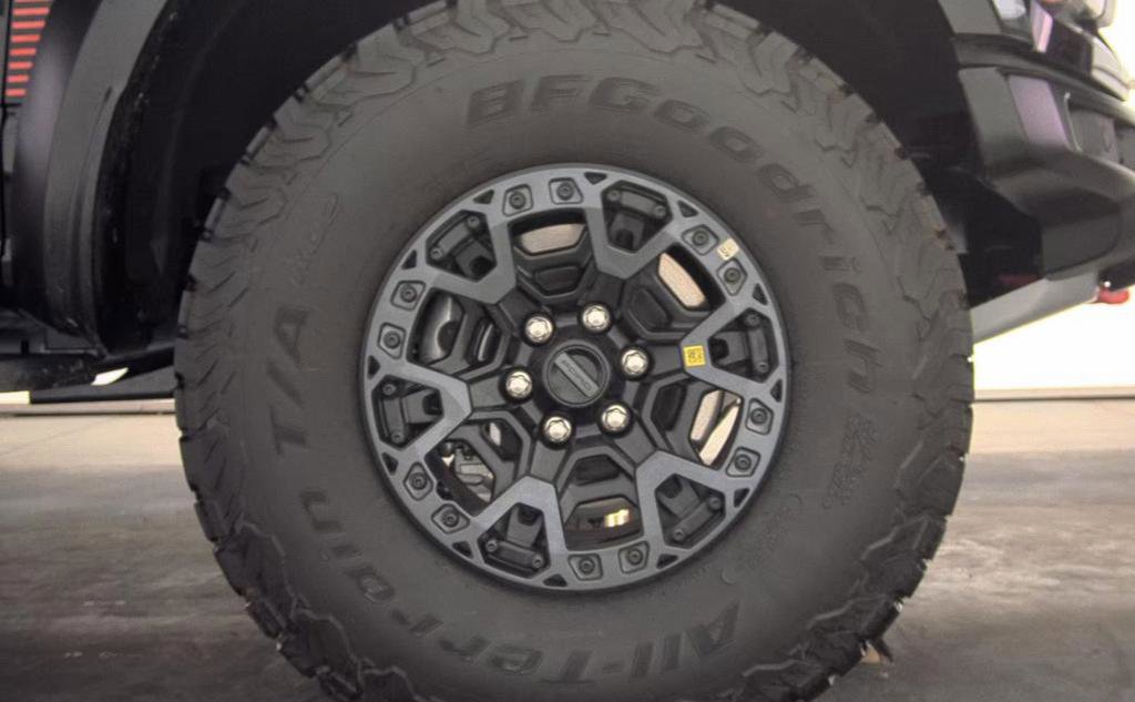 Used 2025 Ford F150 Raptor w/ Equipment Group 803A Raptor R image 9