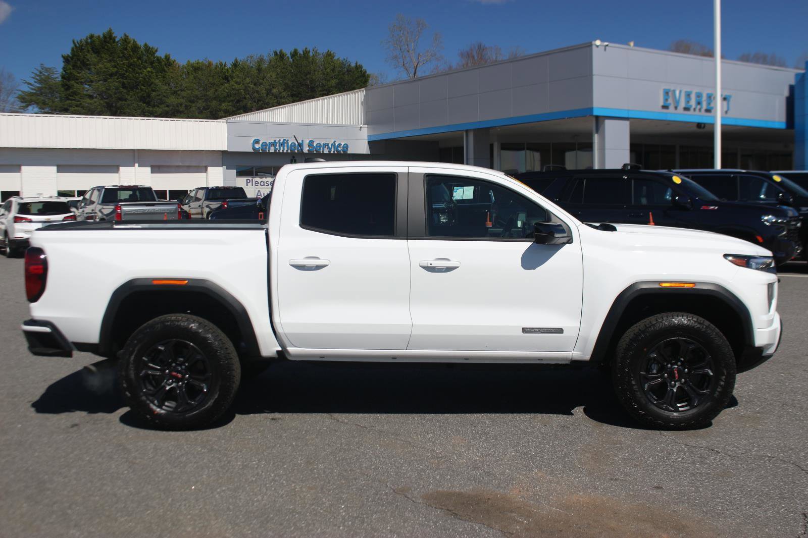 Used 2025 GMC Canyon Elevation w/ Convenience Package image 8