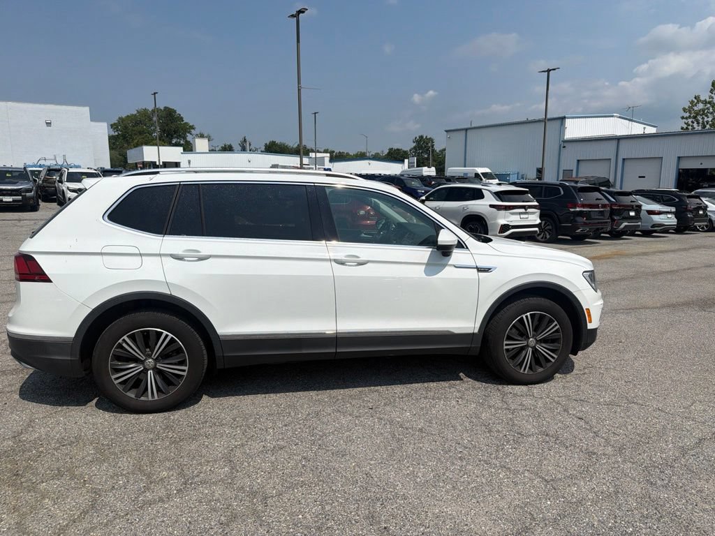 Used 2018 Volkswagen Tiguan SE AWD/4WD image 2