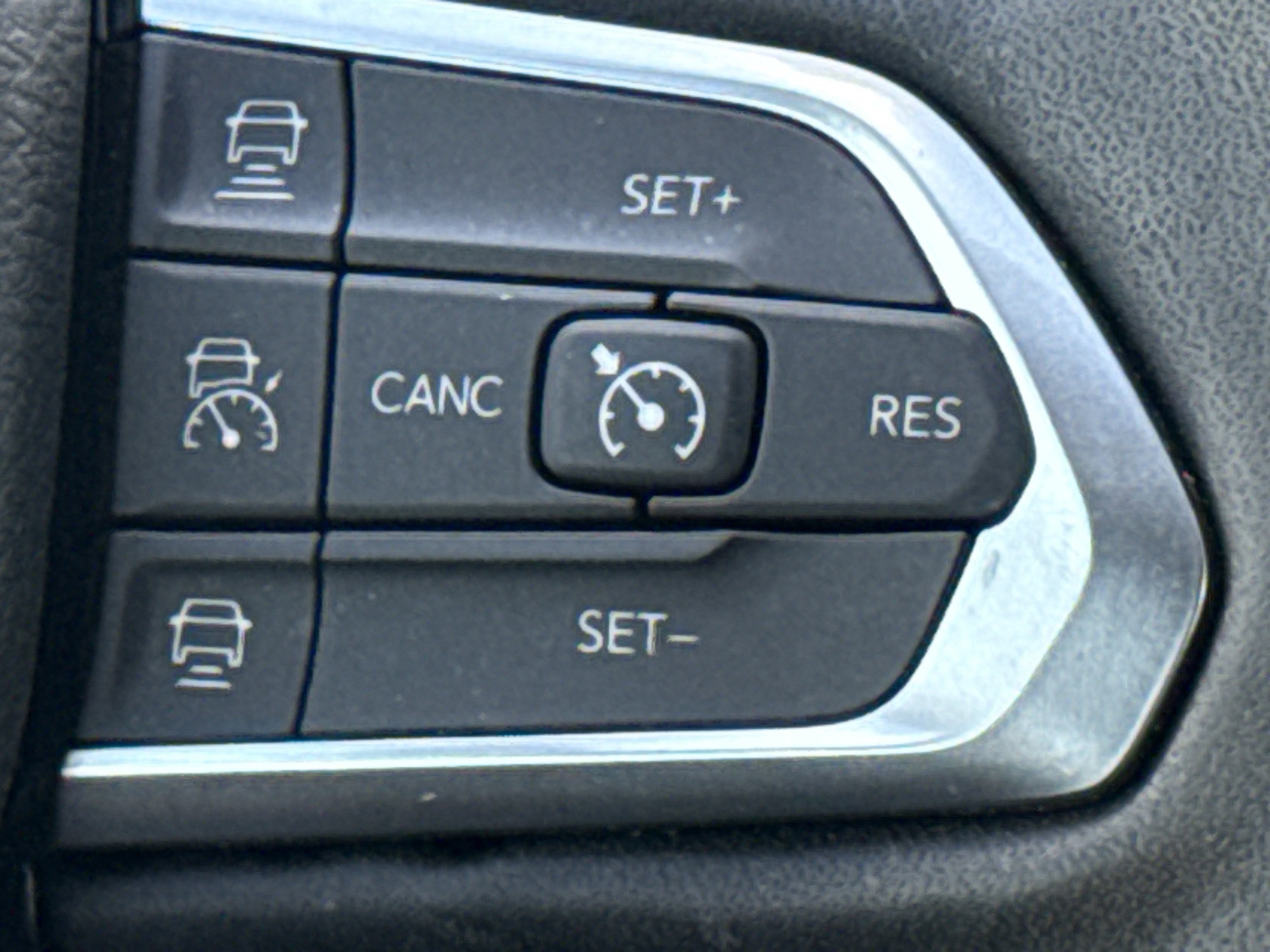 Used 2023 Jeep Compass Limited image 19