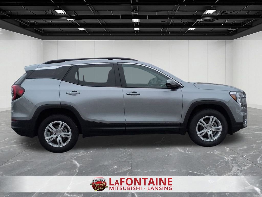 Used 2024 GMC Terrain SLE w/ Driver Convenience Package image 6