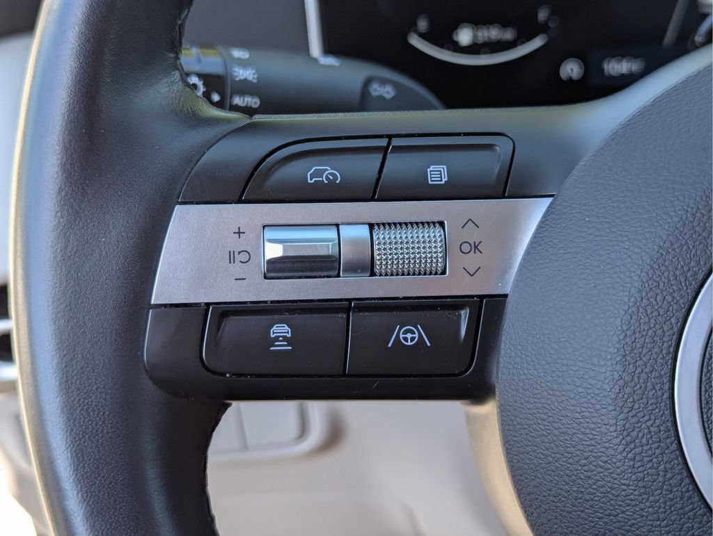 Certified 2025 Hyundai Tucson SEL AWD/4WD image 16