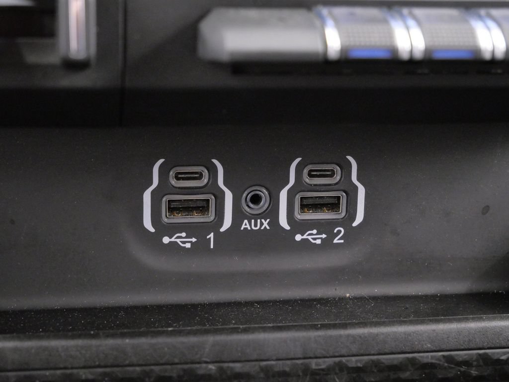 Used 2023 RAM 1500 Laramie AWD/4WD image 30