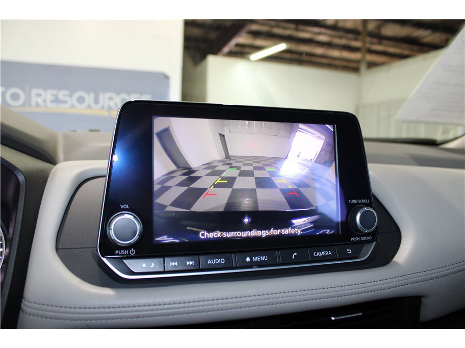 Used 2025 Nissan Rogue SV image 34