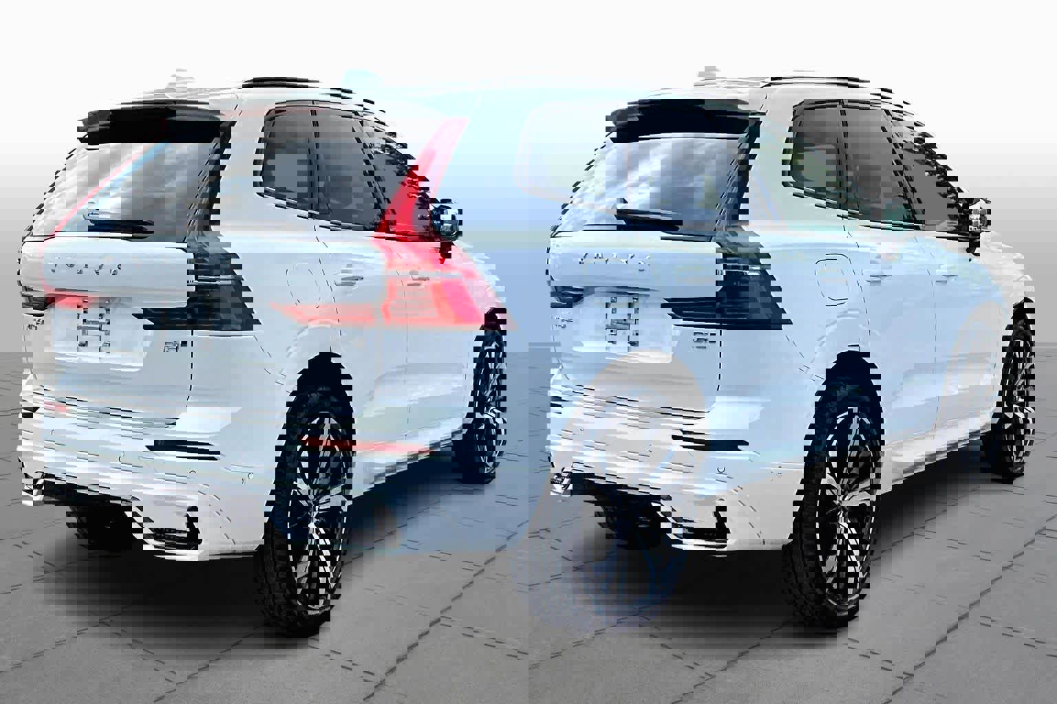 Used 2023 Volvo XC60 B5 Ultimate w/ Climate Package image 12