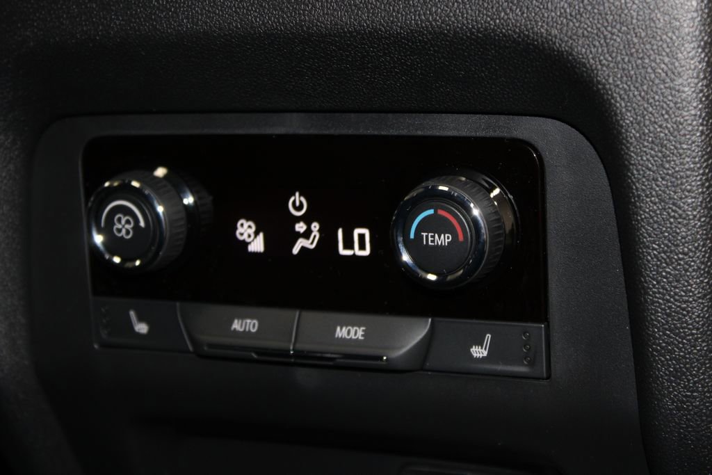 New 2026 Chevrolet Traverse RS w/ LPO, Floor Liner Package FWD image 30