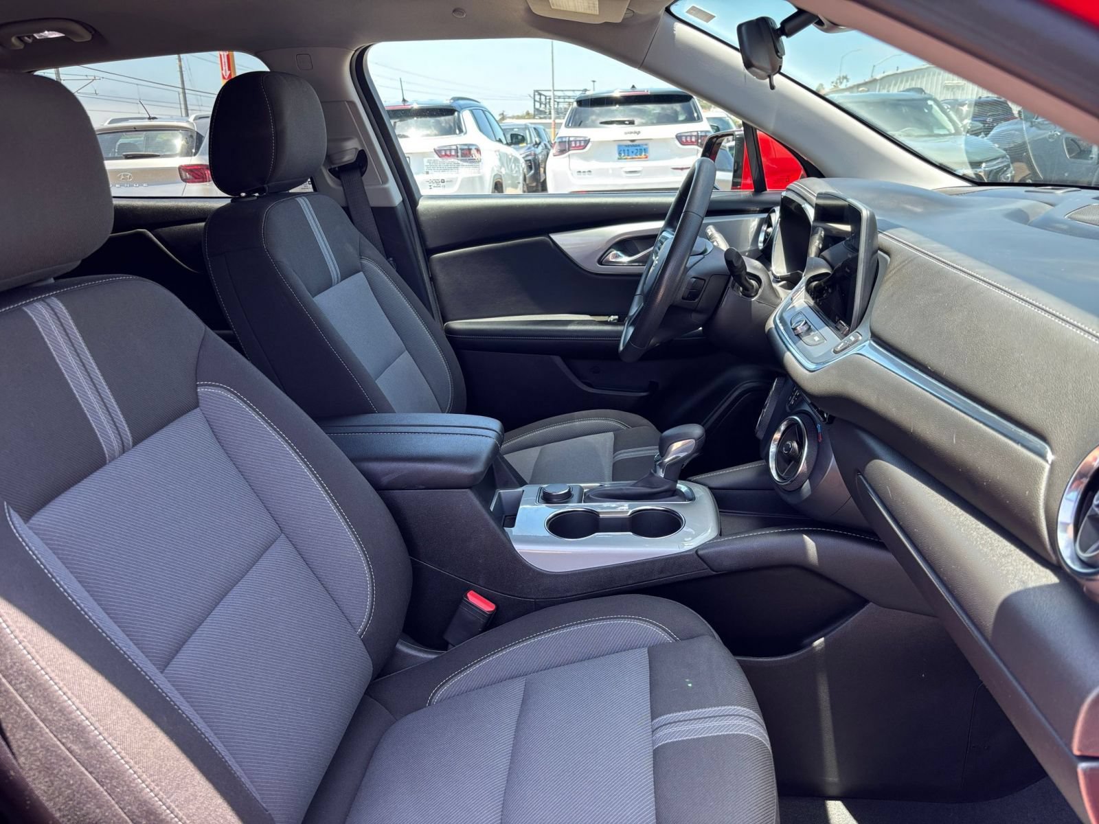 Used 2025 Chevrolet Blazer LT FWD image 36