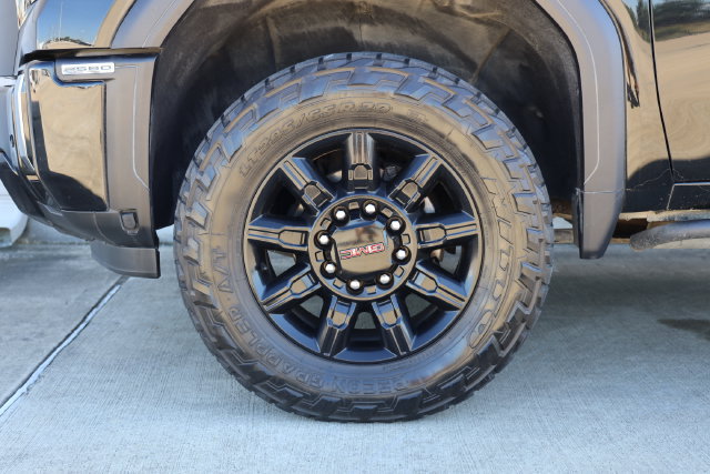 Used 2024 GMC Sierra 2500 AT4 w/ Technology Package AWD/4WD image 10