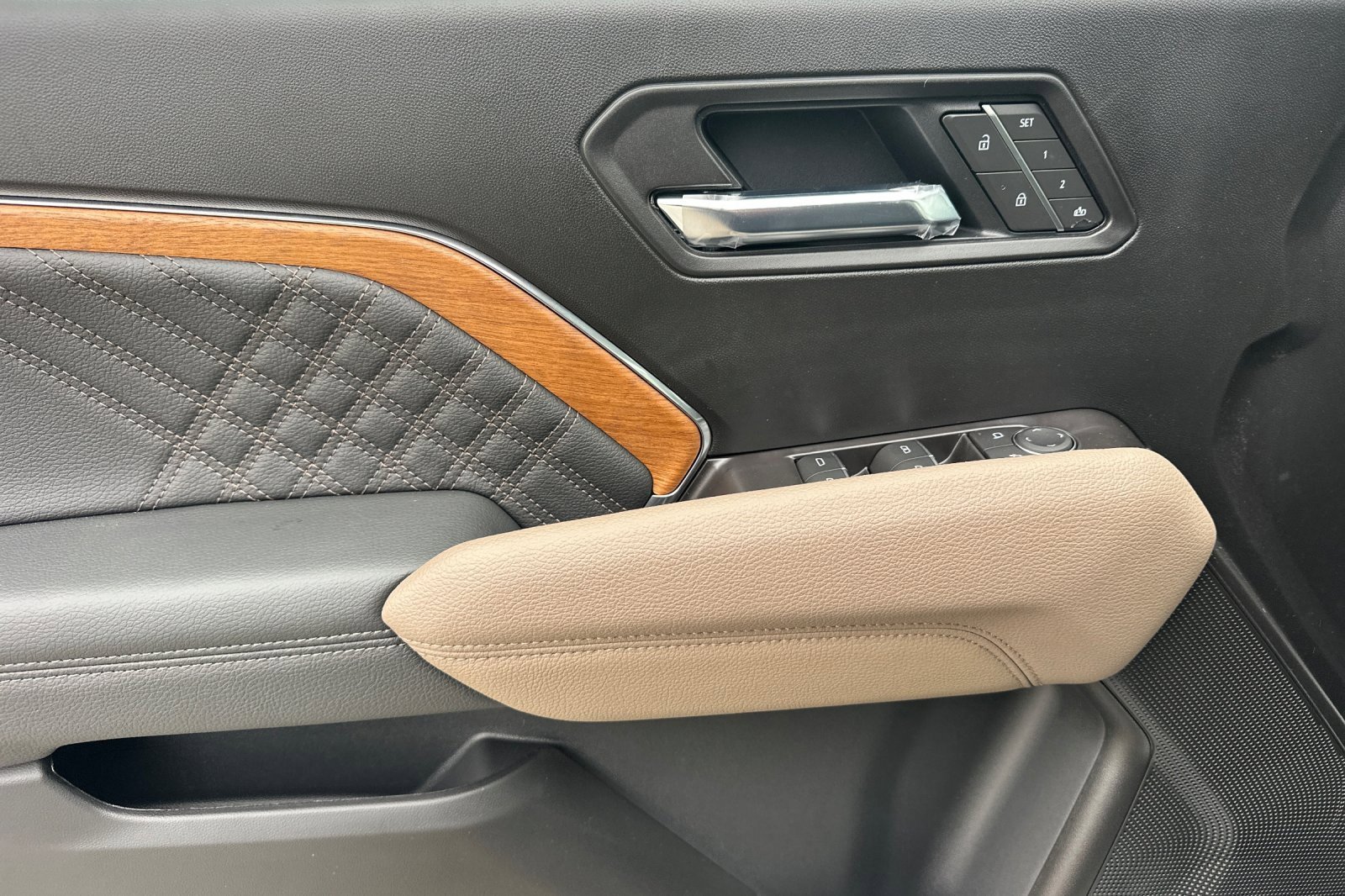 New 2026 GMC Canyon Denali image 12