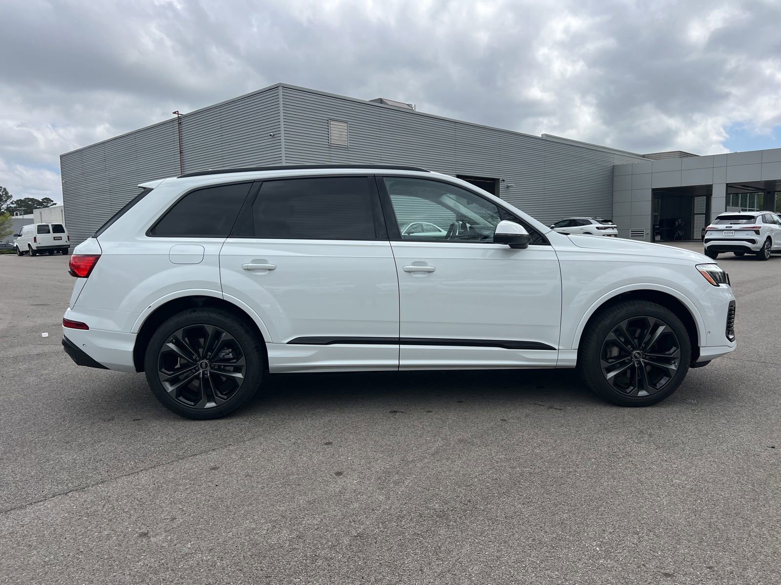 Used 2025 Audi Q7 3.0T Premium Plus w/ Premium Plus Package image 4