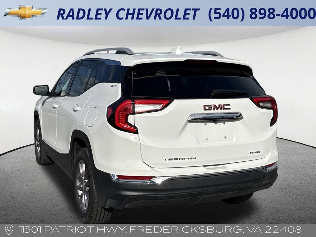 Certified 2024 GMC Terrain SLT image 2