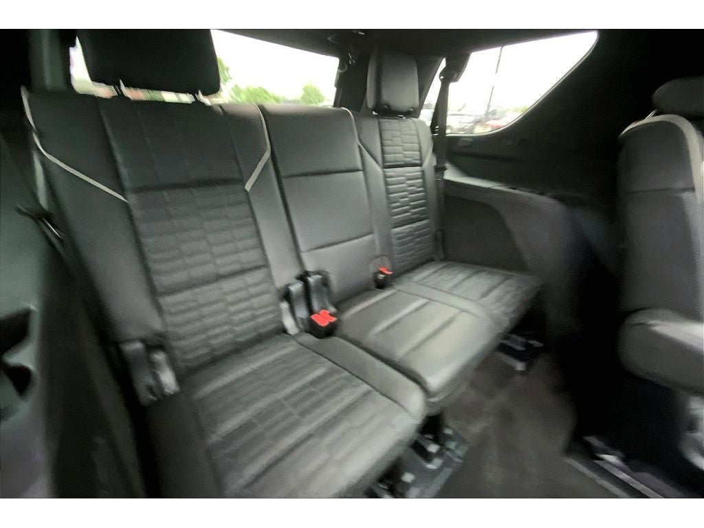Used 2025 Cadillac Escalade Sport Platinum w/ LPO, ONYX Package AWD/4WD image 30