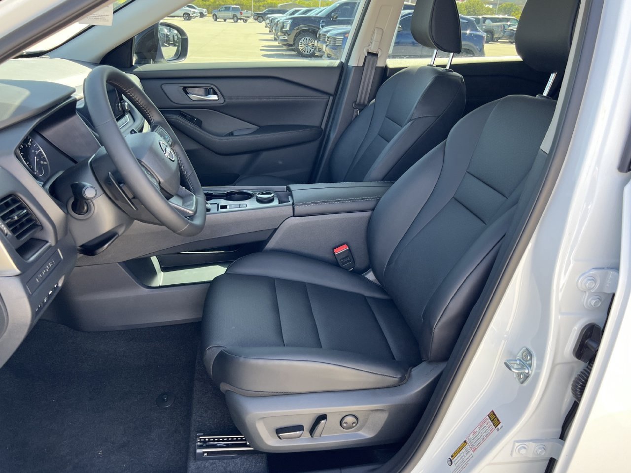 New 2026 Nissan Rogue Dark Armor AWD/4WD image 9