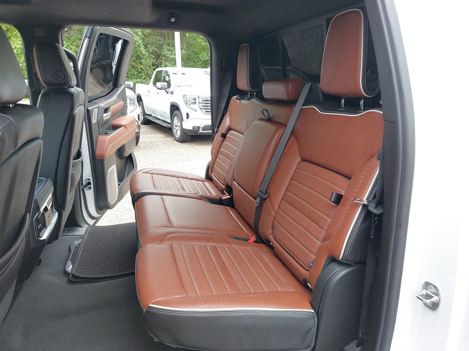 Used 2024 GMC Sierra 1500 Denali Ultimate AWD/4WD image 15