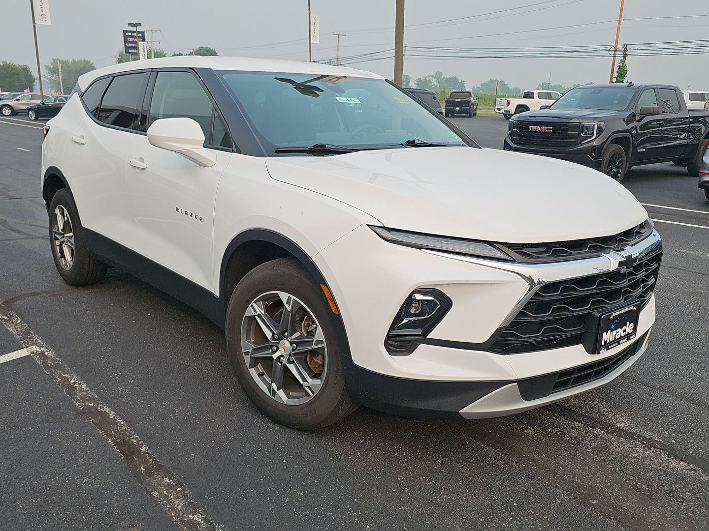 Used 2023 Chevrolet Blazer LT w/ Driver Confidence Package AWD/4WD image 3
