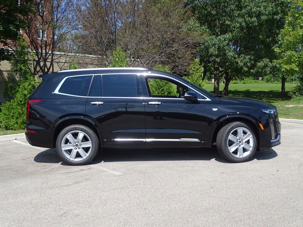 New 2025 Cadillac XT6 Luxury image 10