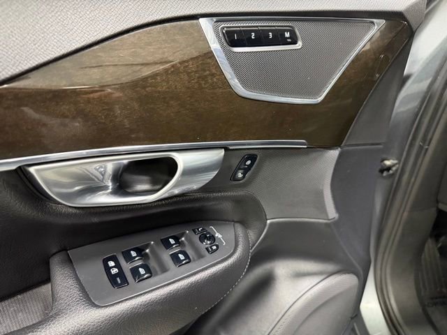 Used 2018 Volvo XC90 T6 Momentum w/ Convenience Package image 21