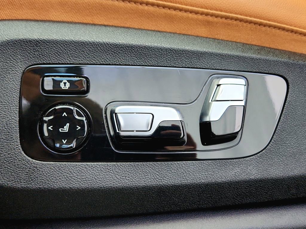 Used 2019 BMW X5 xDrive40i w/ Luxury Seating Package AWD/4WD image 29